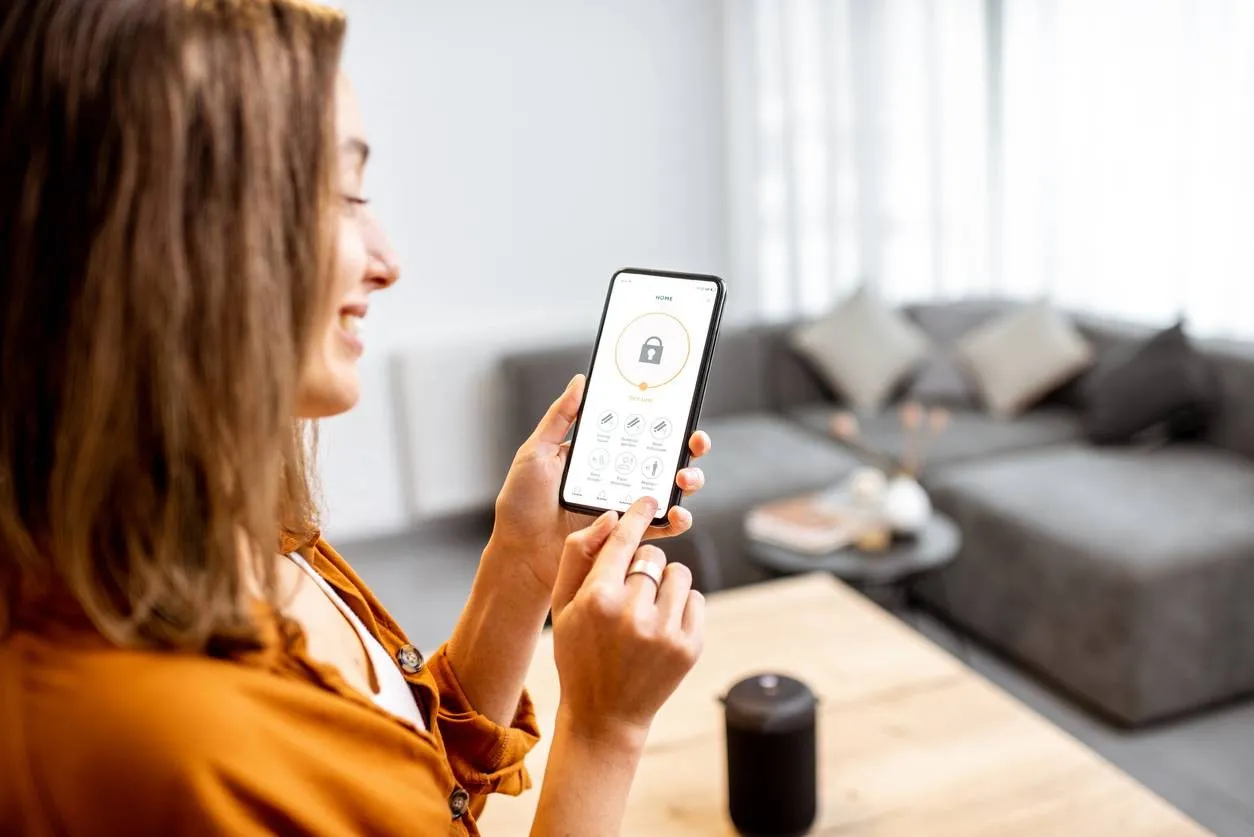 Alarme maison connectée : le guide d'achat sans langue de